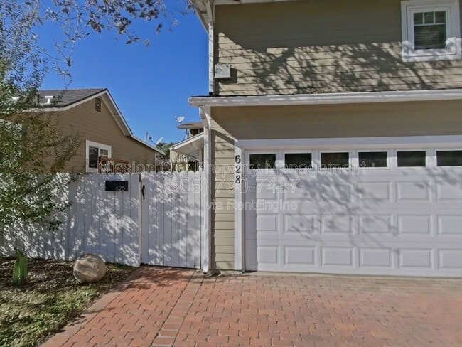 Building Photo - 628 Mulberry Ave