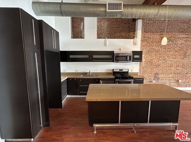 Photo - 652 Mateo St Unit 207