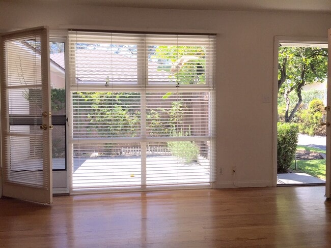 Photo - 919 W Huntington Dr Unit 919A