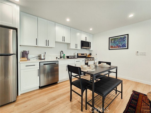 Photo - 22131 Bassett St