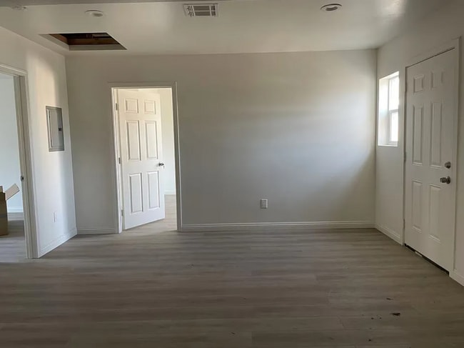 Building Photo - 428 Carleton Ave Rental