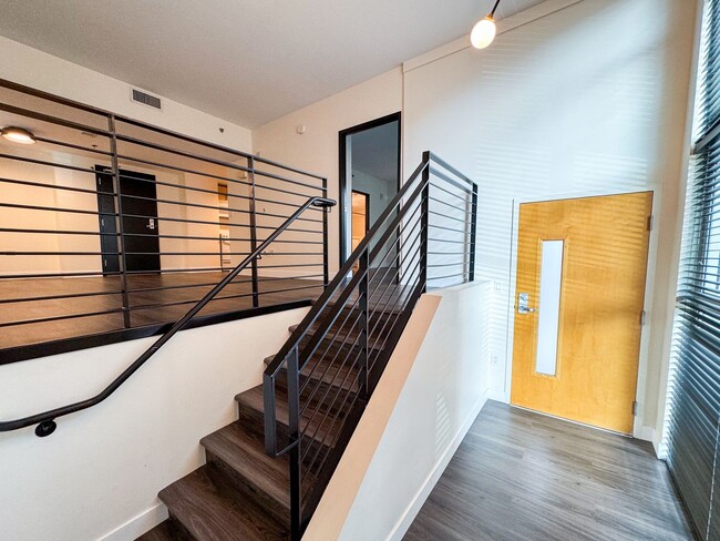 Photo - 425 W Beech St