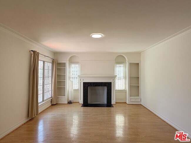 Photo - 173 Mariposa Ave