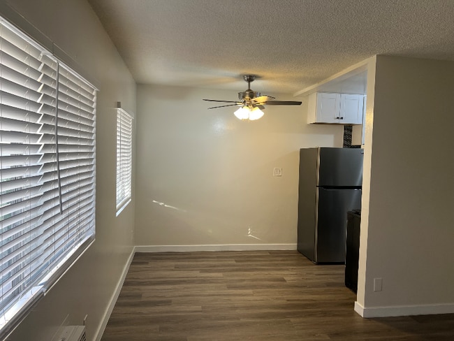 Photo - 1193 N Ardmore Ave Unit 8