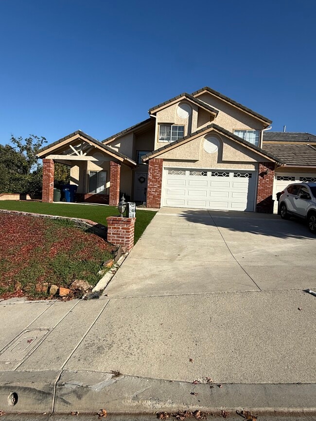 Building Photo - 2466 Robert Rd