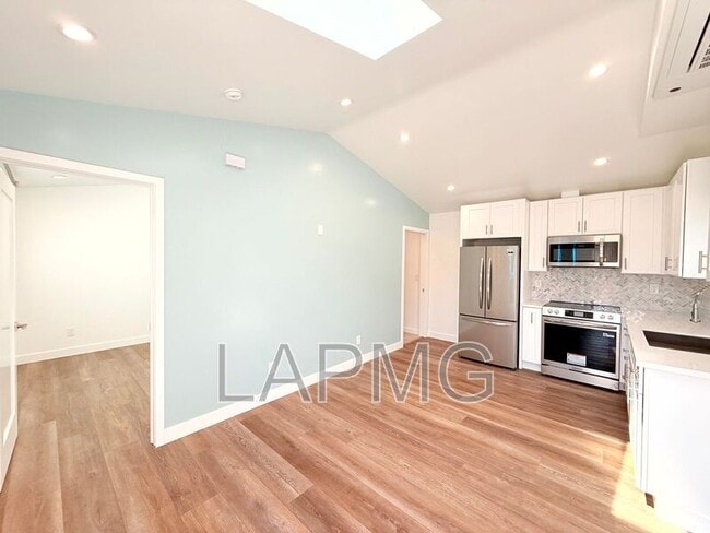 Photo - 10837 Fellows Ave