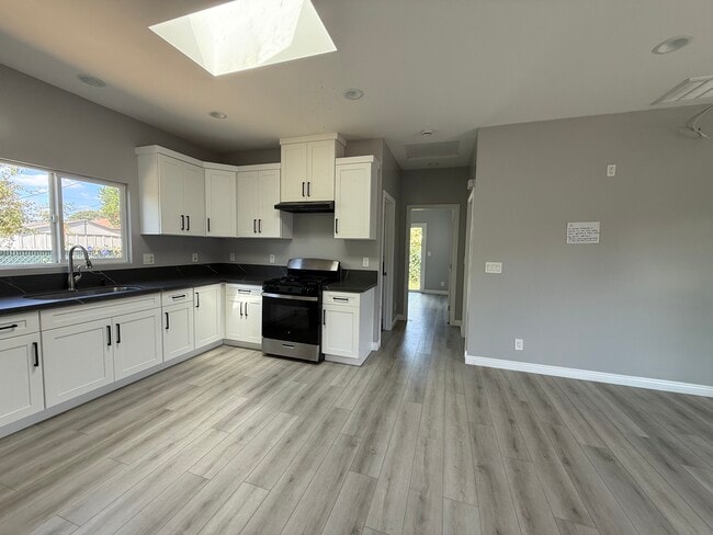 Photo - 6731 Burnham Ave