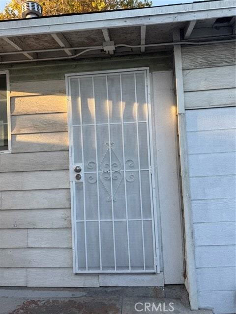 Photo - 1411 W 69th St Apartment Unit 1/2