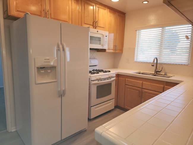 Photo - 24613 Falena Ave