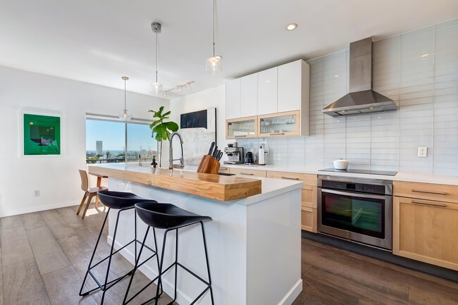 Photo - 1115 S Elm Dr Unit PH12