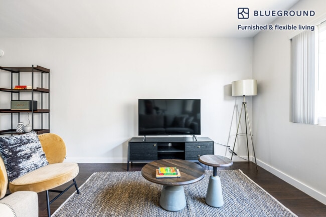 Photo - 330 N Crescent Dr Unit FL3-ID377