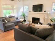 Living room - 2005 N Beachwood Dr House