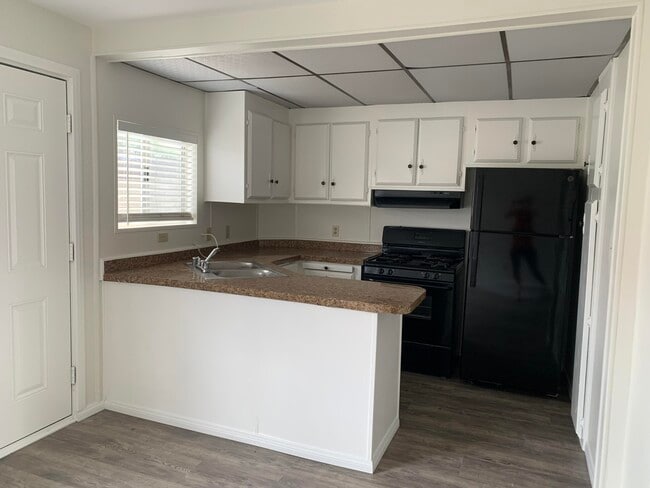 Building Photo - 40225 Harris Ln