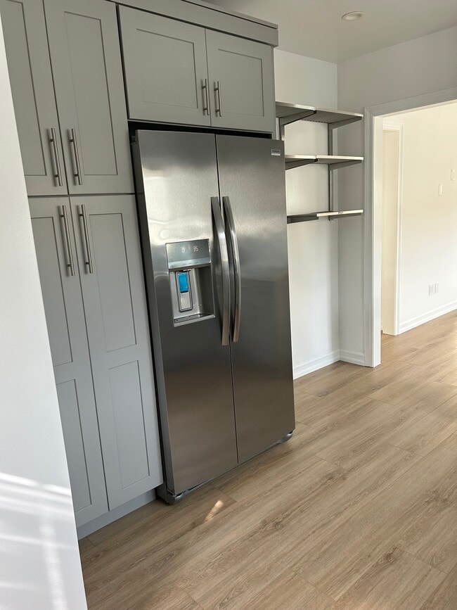 Photo - 1533 Freeman Ave