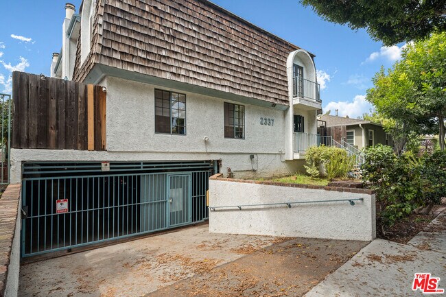 Photo - 2337 Oak St