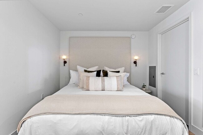 Photo - 1049 Seventh Avenue-SI FL7-ID1228264P Unit SI FL7-ID1228264P
