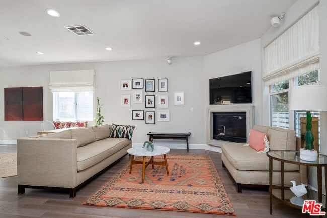 Photo - 1745 S Barrington Ave