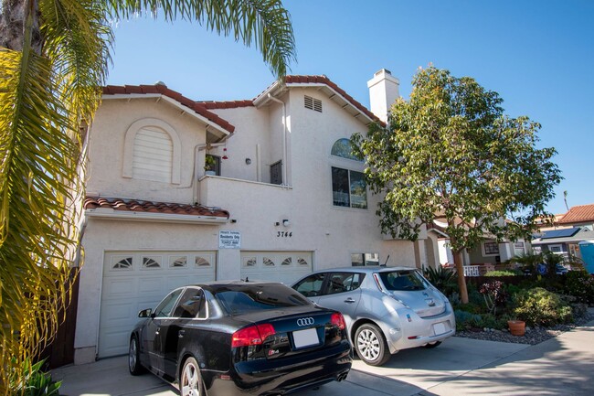 Building Photo - Updated North Park 2 Bedroom Home With Garage and In Unit W/D