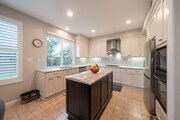 Photo - 6655 Hollycrest Ct House