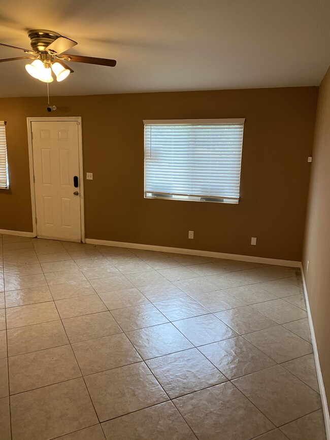 Photo - 16510 Lakeshore Dr