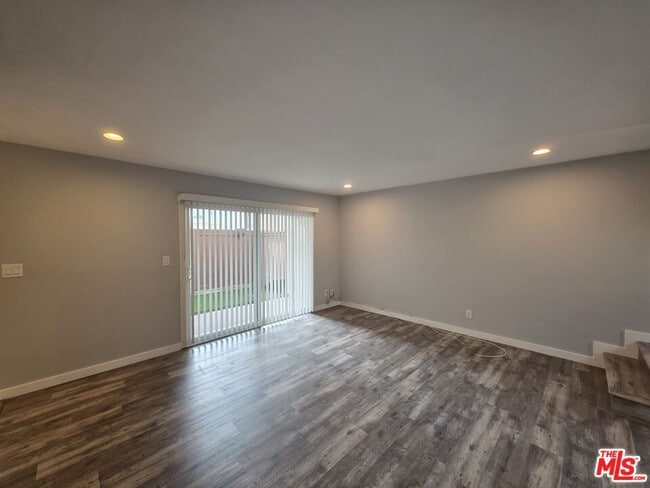 Building Photo - 210 S Lucia Ave Unit 3