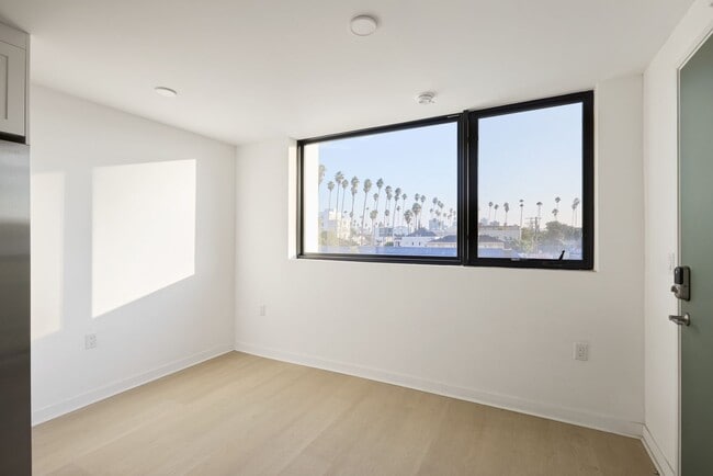 Photo - The Harper on Beverly