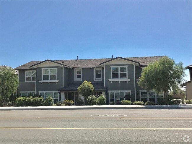 Building Photo - Yorba Linda Townhome - Brand new Anderson ...