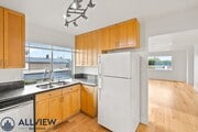 Photo - Renovated 2 Bedroom, 1 Bathroom Available ... House