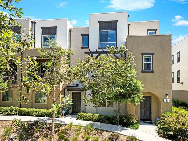 Beautiful 4B/3BA Vista Home w/ Pool & Mode... - Beautiful 4B/3BA Vista Home w/ Pool & Mode...