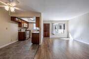 2BR, 2BA - 1,000SF - 515 East Elmwood Ave Apartments