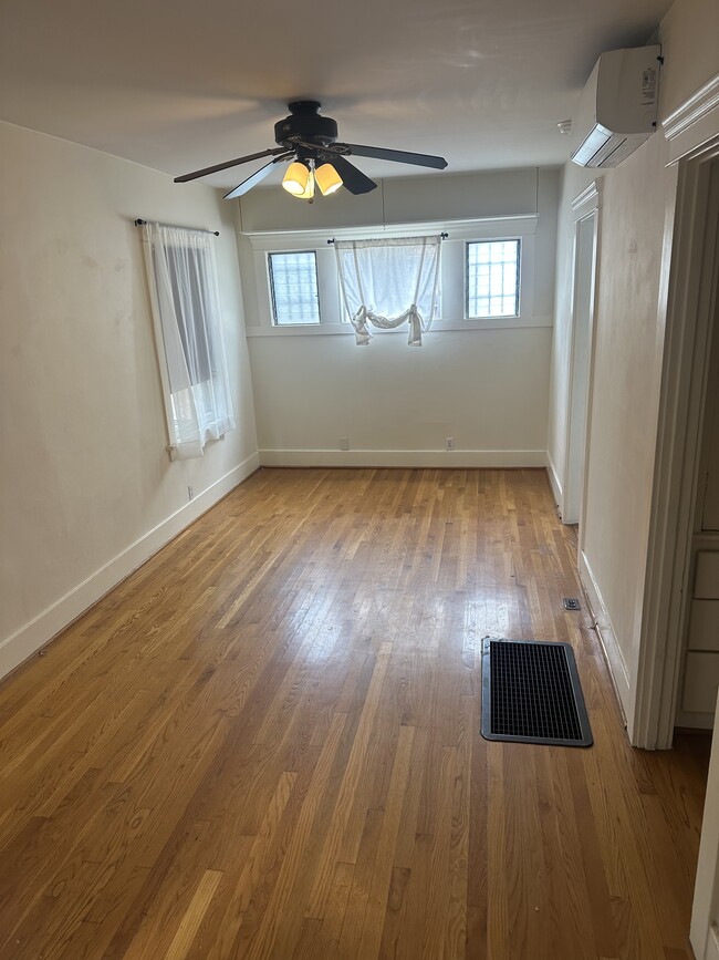Photo - 4164 Prospect Ave