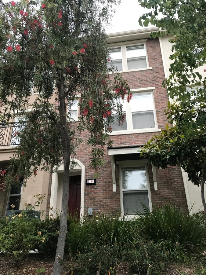 Photo - 1194 Elfin Forest Rd W