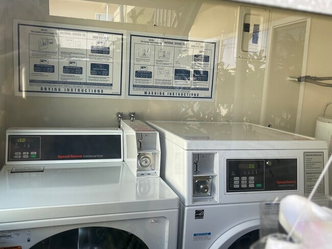 Community Laundry - 4433 W 159th St Unit C