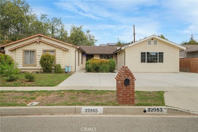 Photo - 22953 Blythe St