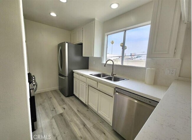 Photo - 14631 Dickens St