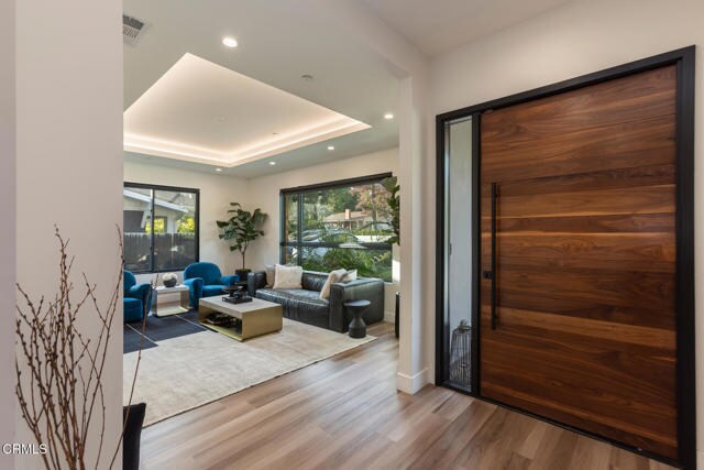 Photo - 620 Houseman St