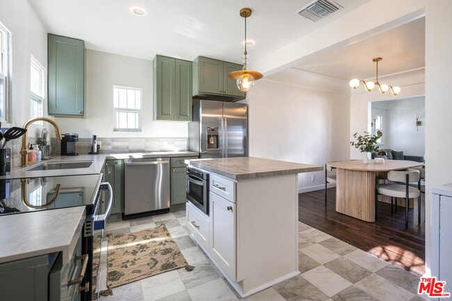 Photo - 7853 Brighton Ave