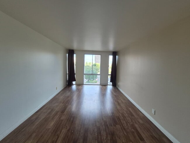 Photo - 800 W 1st St Unit 702