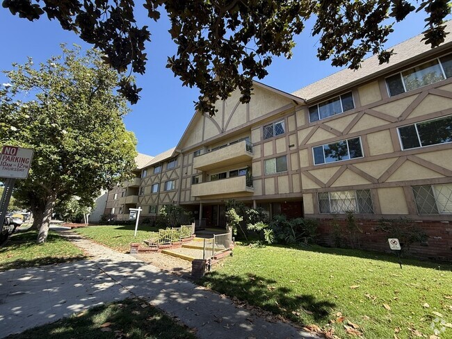 Building Photo - 600 W Stocker St Unit 312 Rental