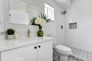 Photo - 11952 Vanowen St