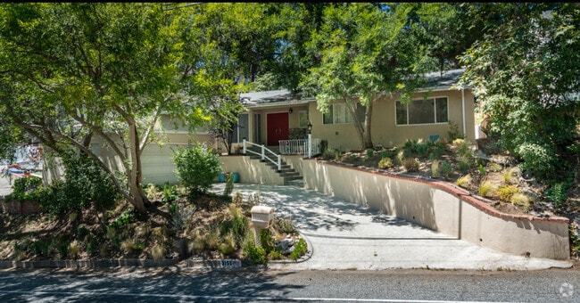Building Photo - 3155 Linda Vista Rd Rental