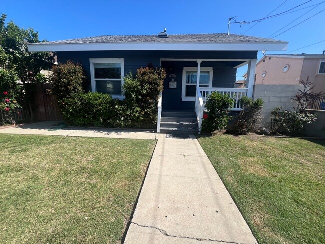 Photo - Craftsman Beauty with Upgrades | 2 Bed | 1...