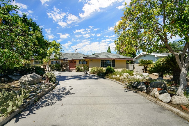 Photo - 15925 Parthenia St