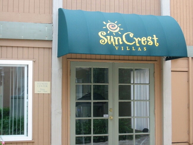 Building Photo - 3030 Suncrest Dr Unit 708