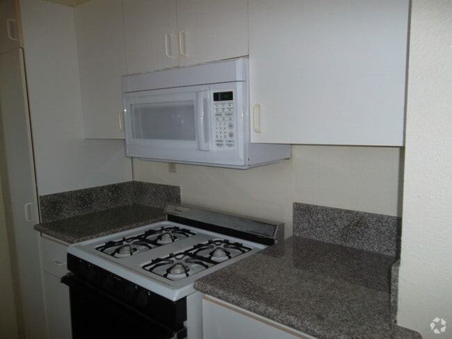 Building Photo - 1427 S Saltair Ave Rental