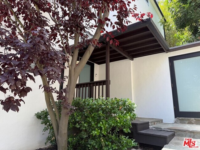 Building Photo - 2415 Laurel Pass Ave Rental