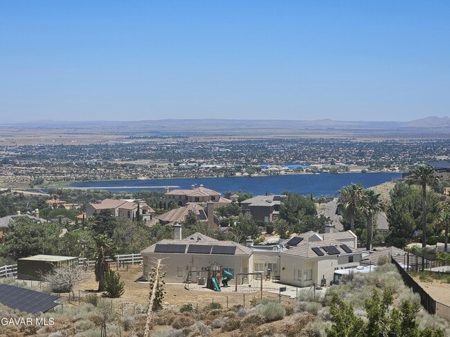 Photo - 615 Lakeview Dr