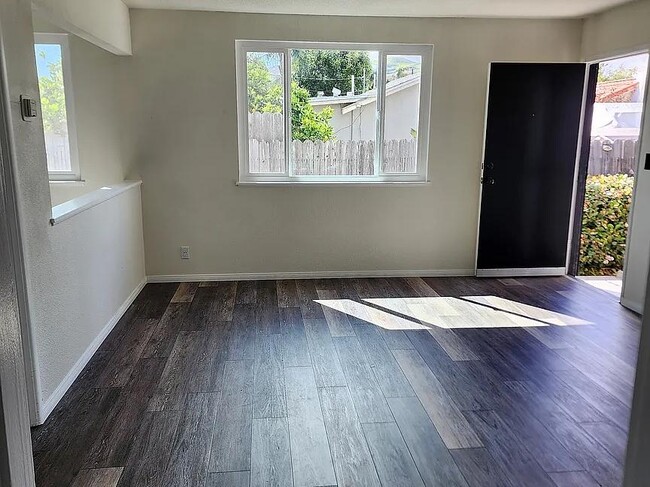Photo - 116 E Lewis St