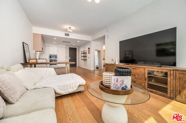 Photo - 877 Francisco St Unit 707