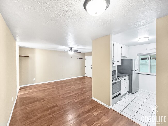 Building Photo - Beautiful 1Bd/1Ba located in Bay Ho! Unit 110